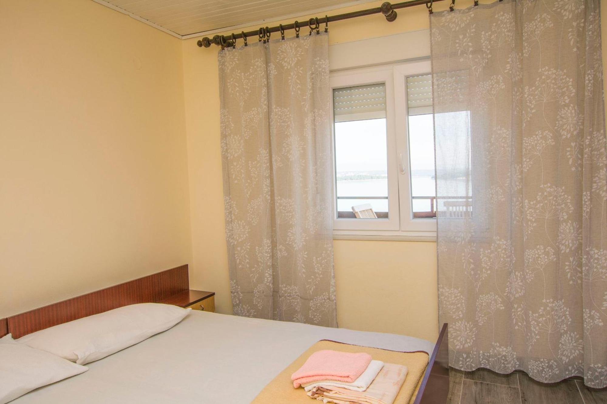Apartment Marin Tkon Esterno foto