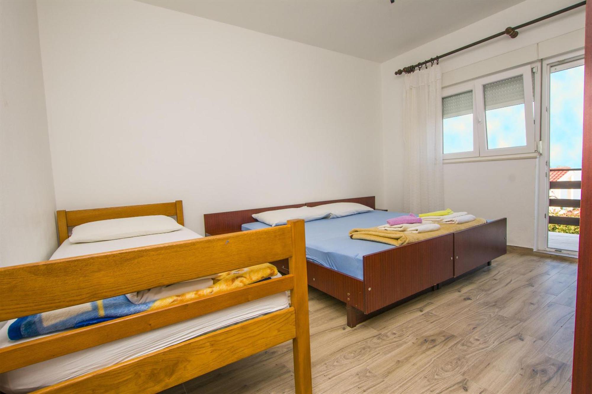 Apartment Marin Tkon Esterno foto