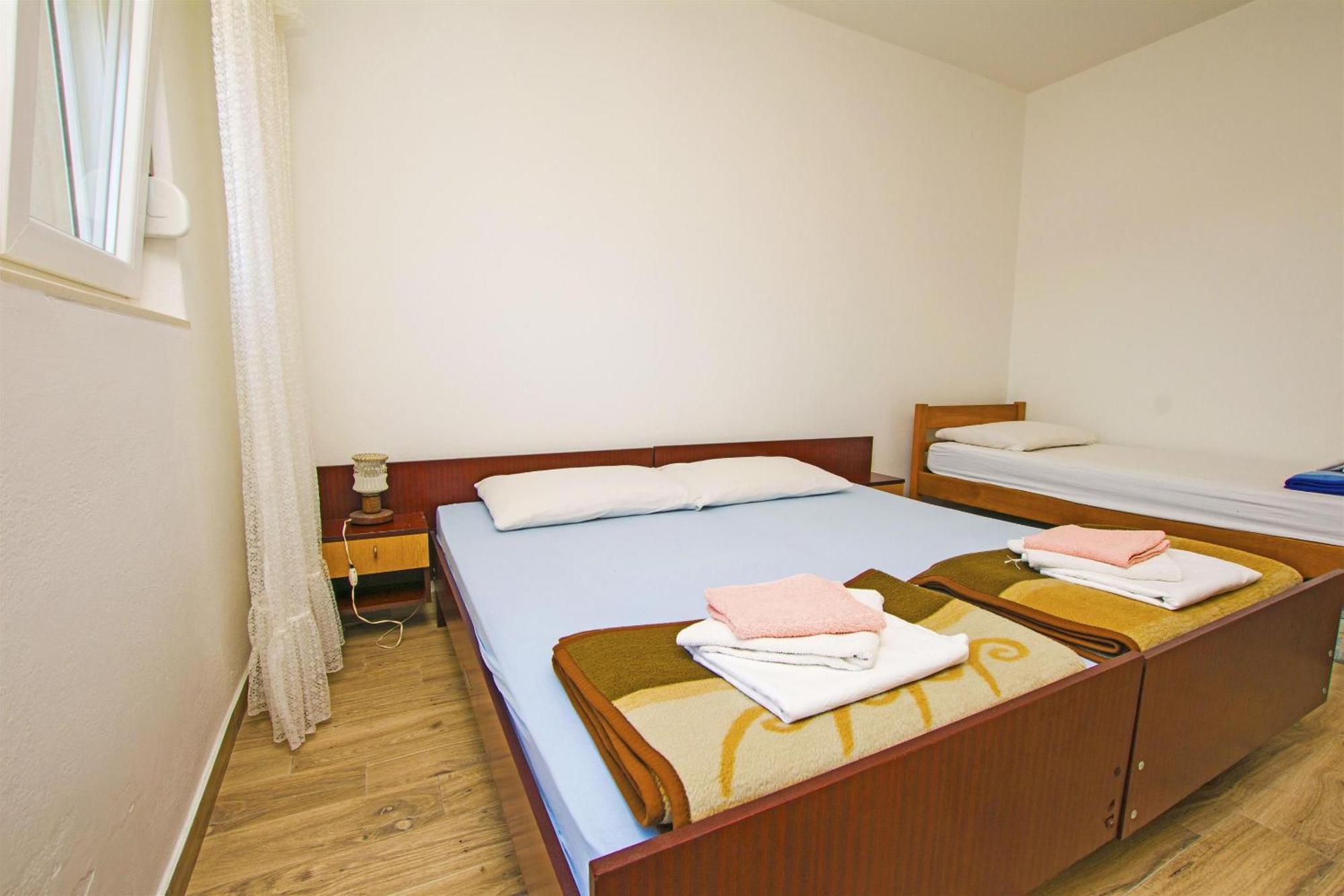 Apartment Marin Tkon Esterno foto