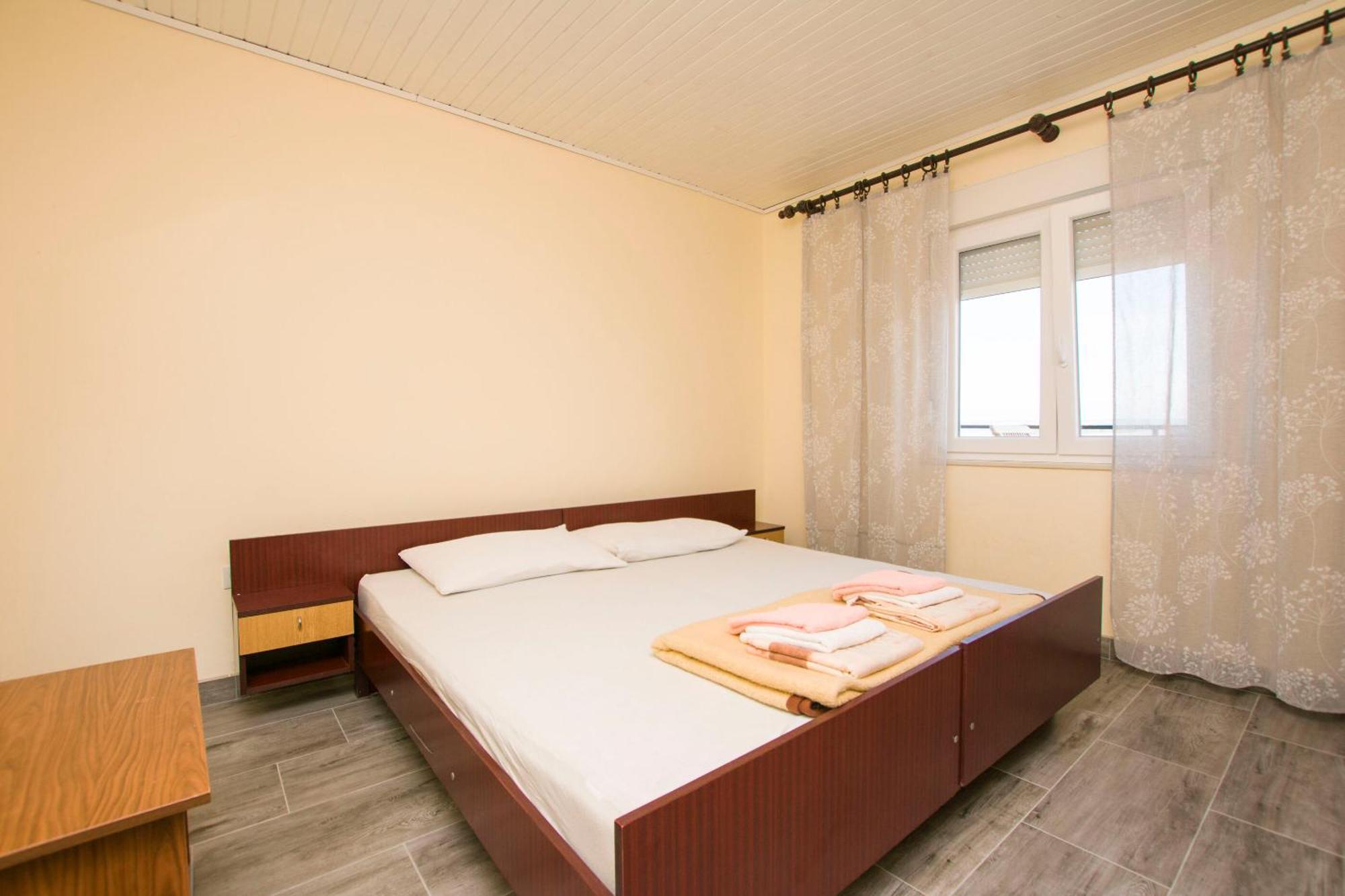 Apartment Marin Tkon Esterno foto